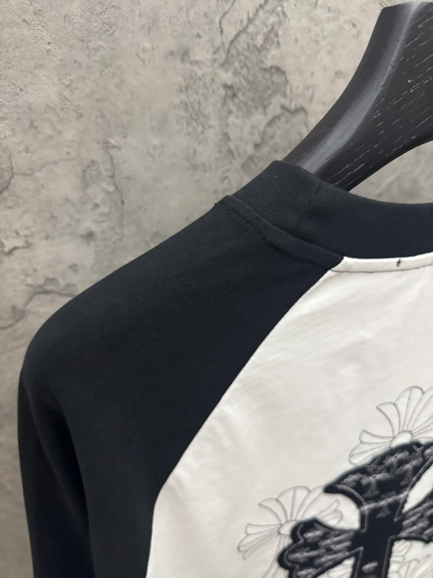 （ ， P， ） 𝗖H 2026 New Arrival Original 👑 ！ ： ➕100% 。Authentic ➕ ➕3D ➕ ： ！ ！ ：Black White Size：S M L XL ：2120